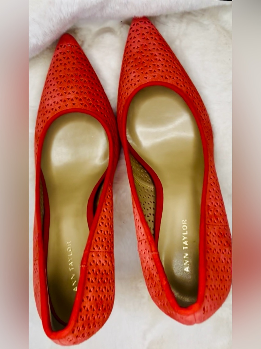 Ann Taylor Coral Red Laser Cut Pointed Toe Heels Pumps 6 - Picture 3 of 6